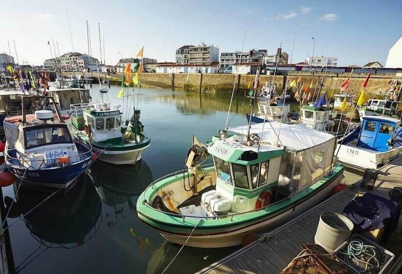 Отель Le Marais Restaurant Caillebotte