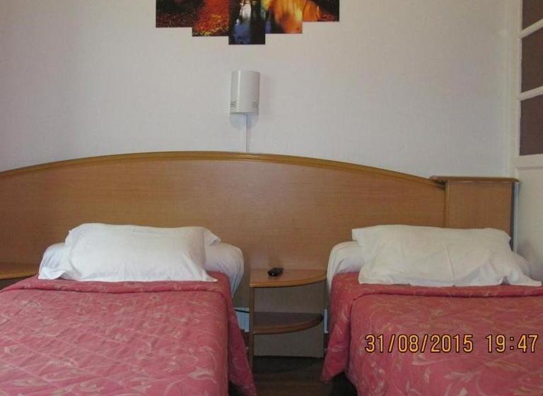 בית מלון כפרי Pictav Hôtel