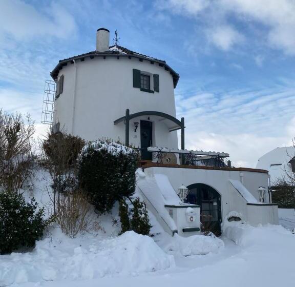 تختخواب و صبحانه De Witte Molen Kranenburg
