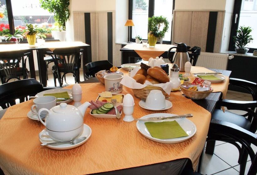 هتل Klenkes Am Bahnhof