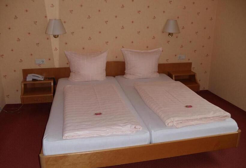 ホテル Restaurant Weisbrod