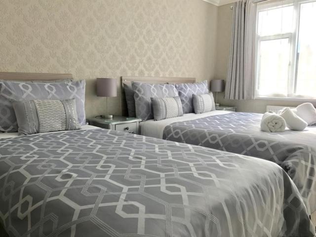 تختخواب و صبحانه Bromwell Court