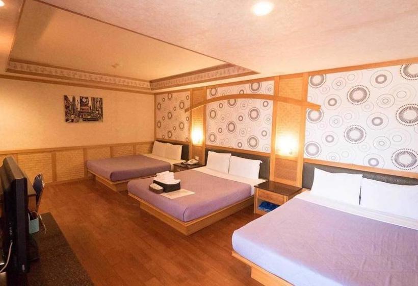 تختخواب و صبحانه Kenting Bicycle Inn