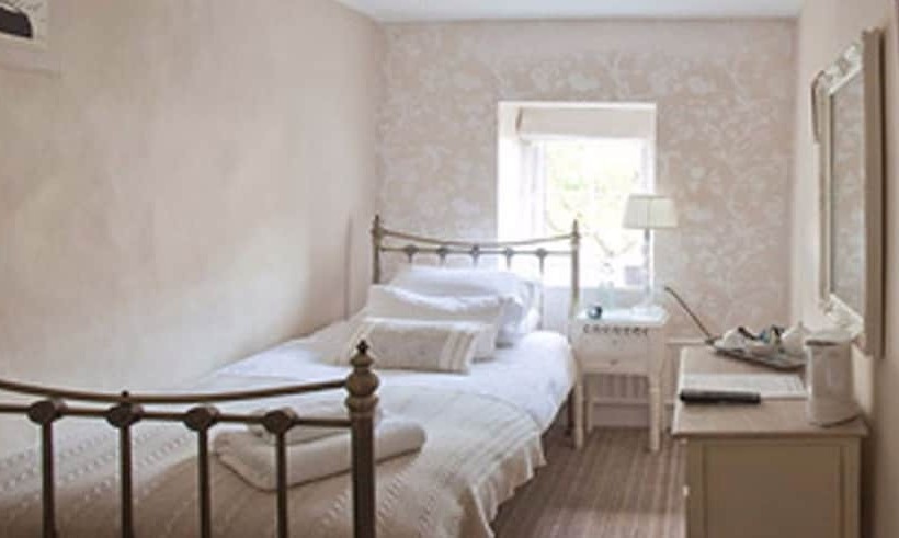 مبيت وإفطار Willow Cottage