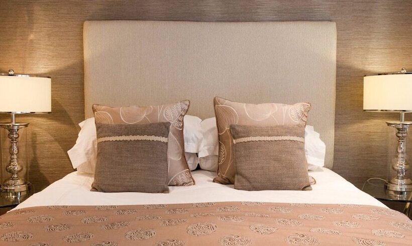 مبيت وإفطار Willow Cottage