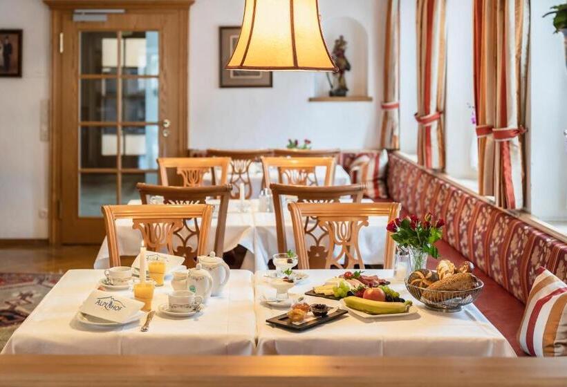 Отель Alpenhof Krün