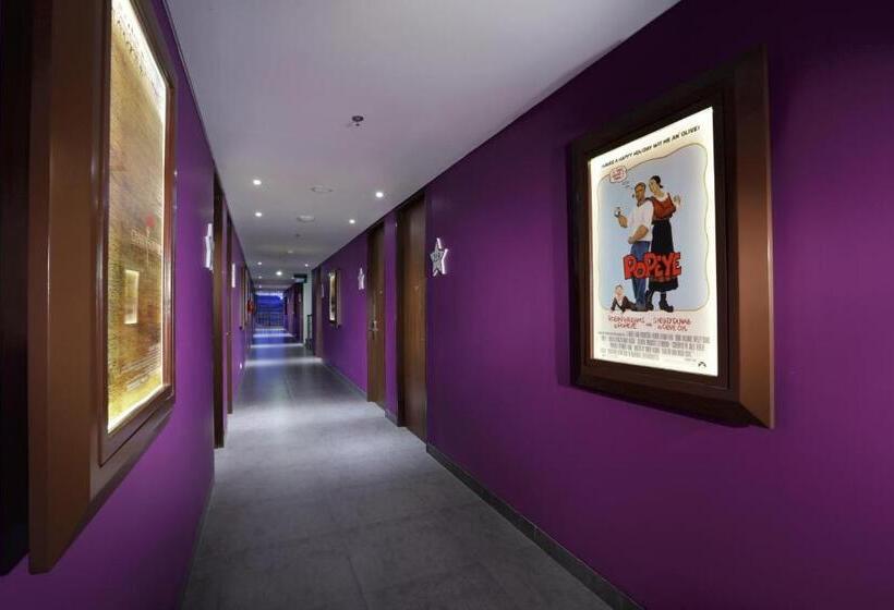 Fame Hotel Sunset Road