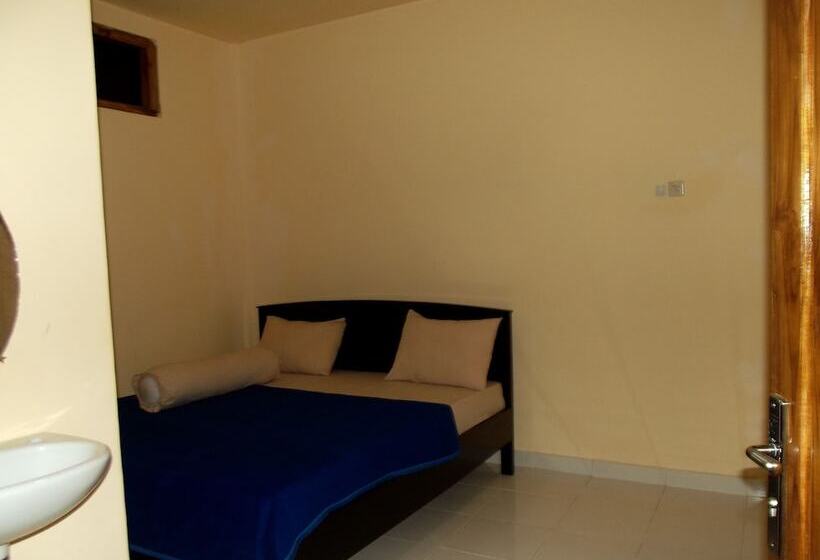 هتل Flamingo Avia Labuan Bajo