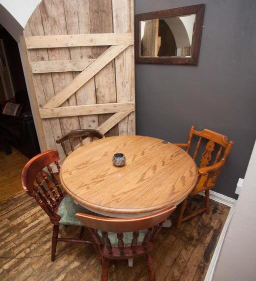 旅馆 The Heights Bunkhouse