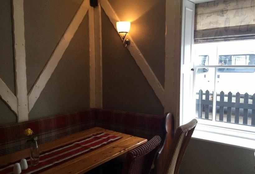 مبيت وإفطار The Boathouse