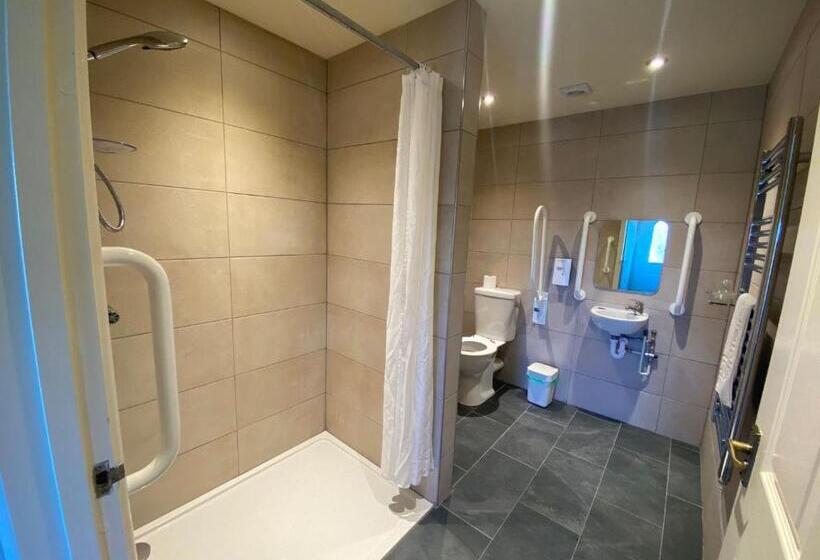 Croyde Bay Hotel Or Self Catering