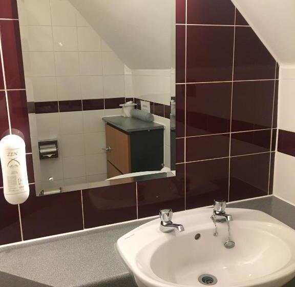 فندق The Catherine Wheel Wetherspoon