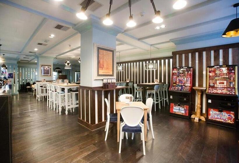 Hotel The Guildhall And Linen Exchange Wetherspoon