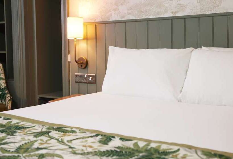 فندق The Kings Head Wroxham By Greene King Inns