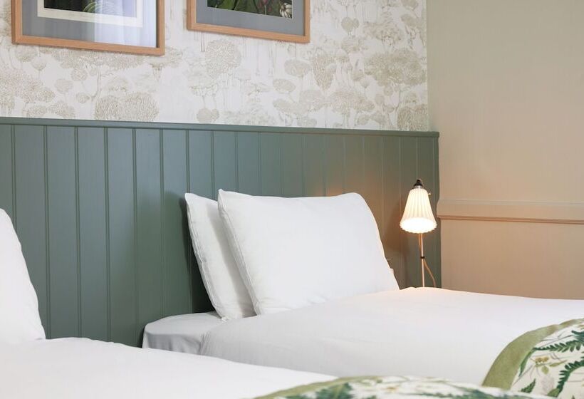 فندق The Kings Head Wroxham By Greene King Inns