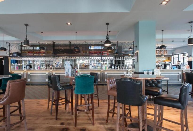 酒店 The Saxon Crown Wetherspoon
