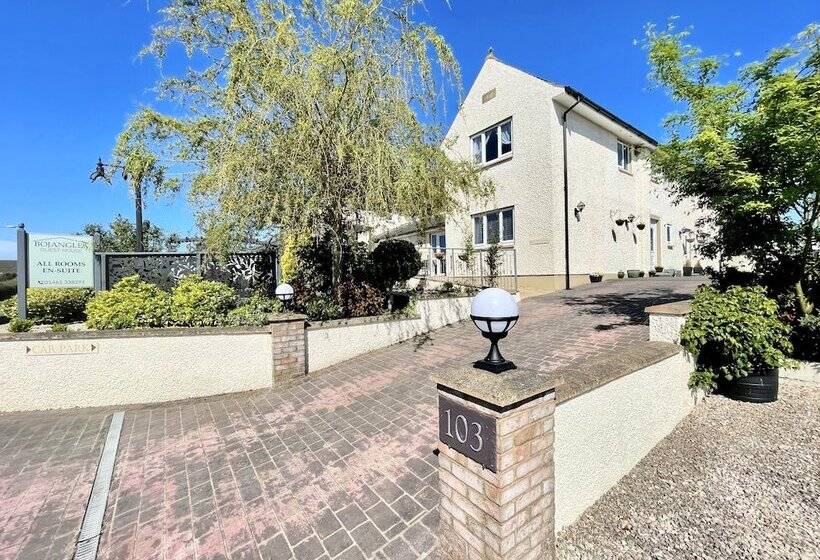 مبيت وإفطار Bojangles Guest House