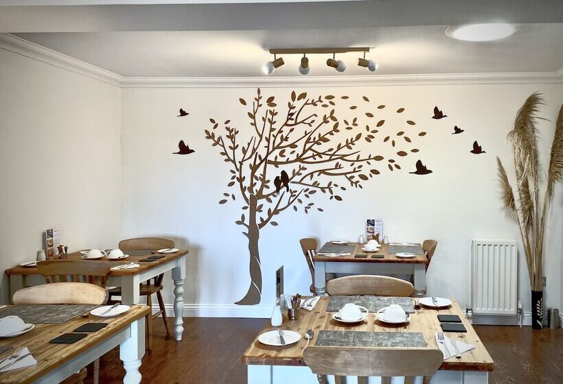 مبيت وإفطار Bojangles Guest House