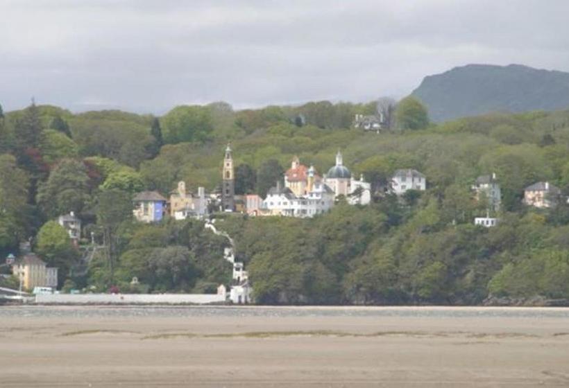 住宿加早餐  Bryn Derw