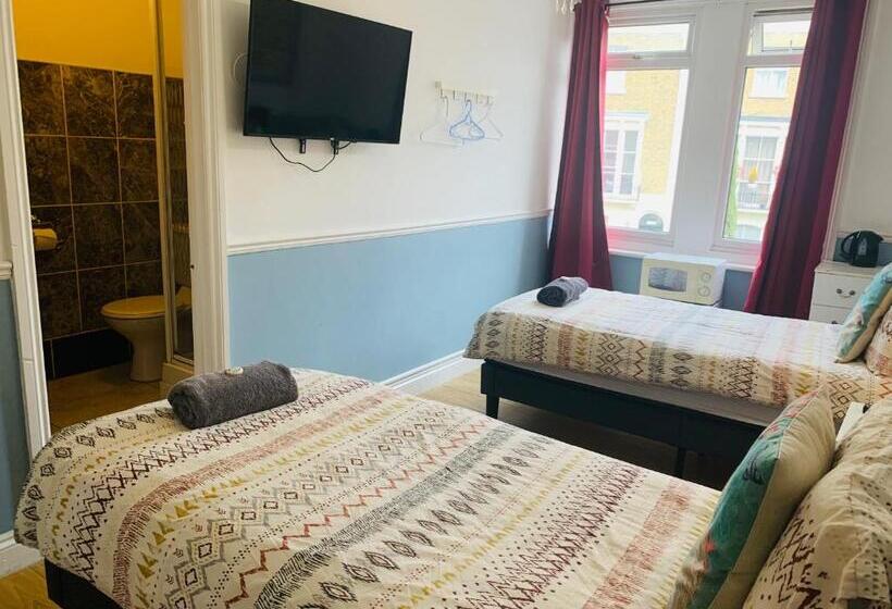 צימר Circle Guest House Bed Only