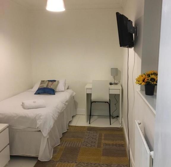 צימר Circle Guest House Bed Only
