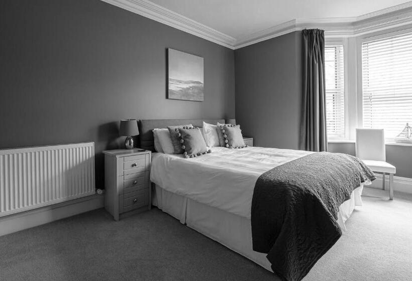 مبيت وإفطار Millbrook Guest House