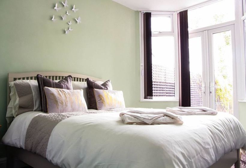 تختخواب و صبحانه The Bay