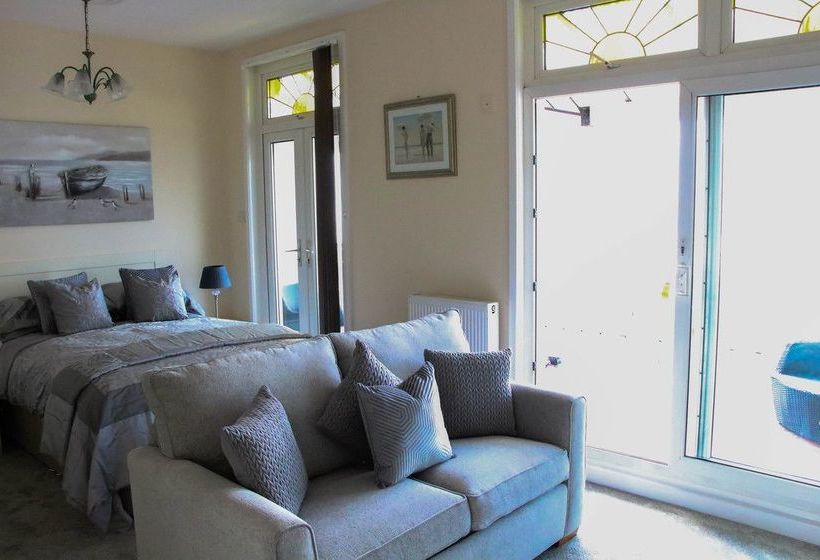 تختخواب و صبحانه The Bay