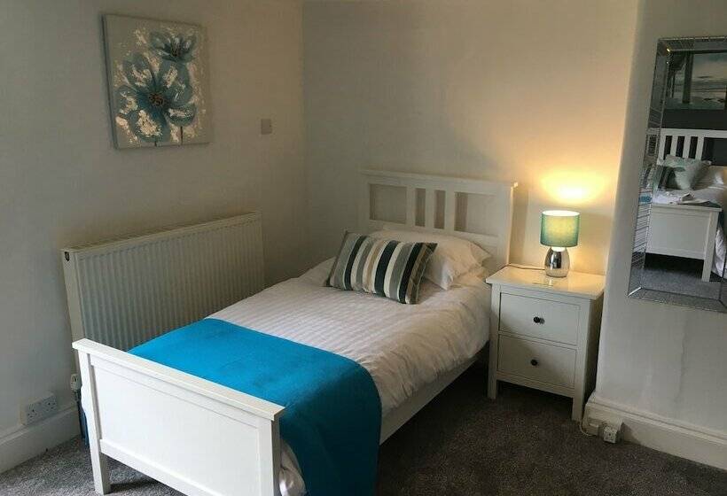 Bed and Breakfast The Greyhound Inn