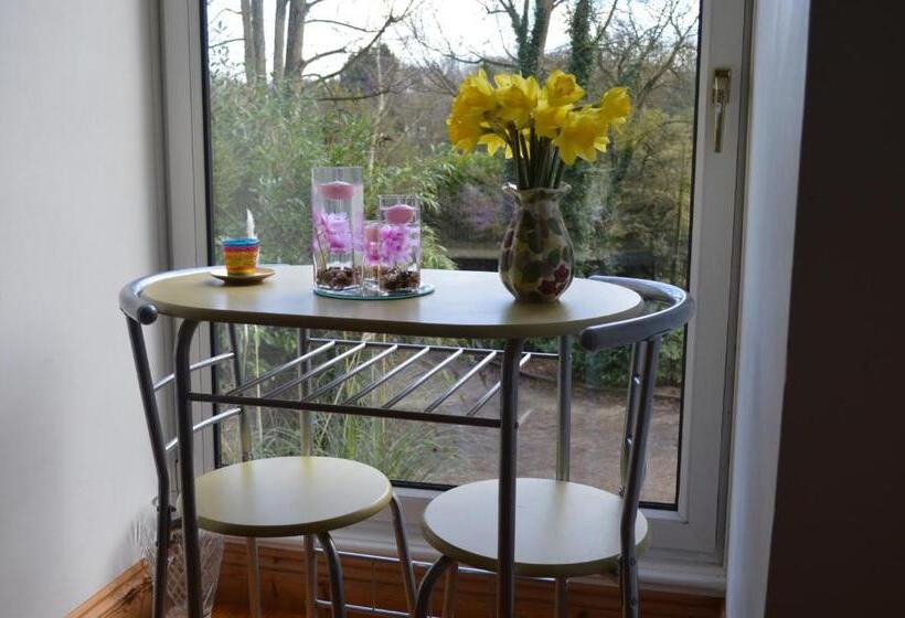 تختخواب و صبحانه Thornybank