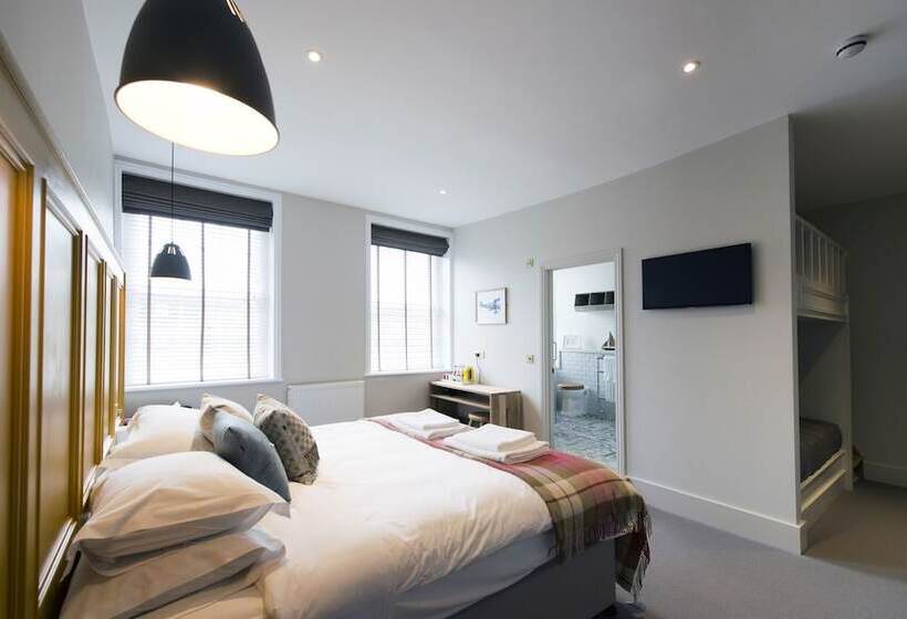 فندق The Coach House