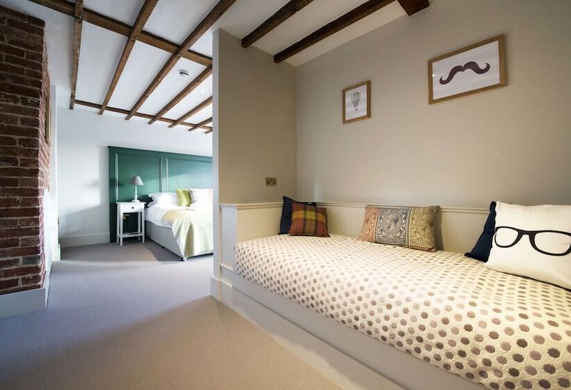 فندق The Coach House