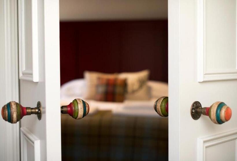 فندق The Coach House