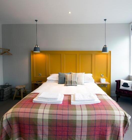 فندق The Coach House