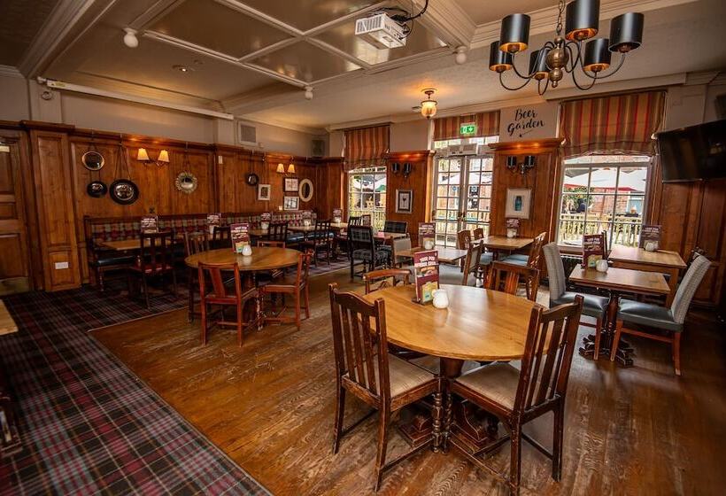 هتل The George Inn