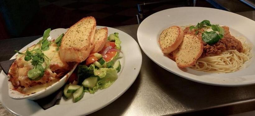 فندق على الطريق Newlands Holidays