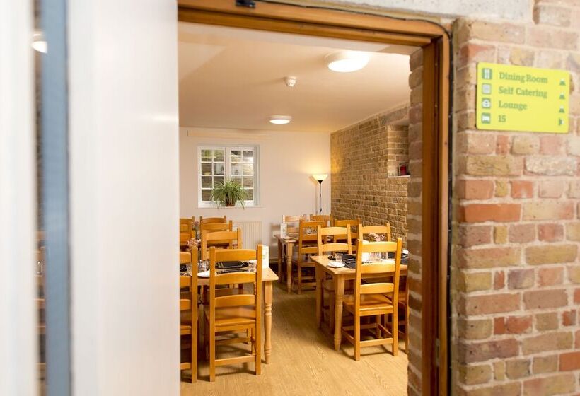 Yha Medway   Hostel