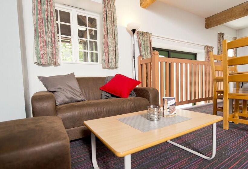 Yha Medway   Hostel