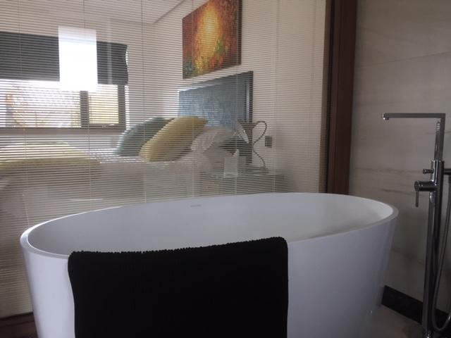 تختخواب و صبحانه Antrim House Suites With Private Jacuzzi Hot Tub  Adults Only