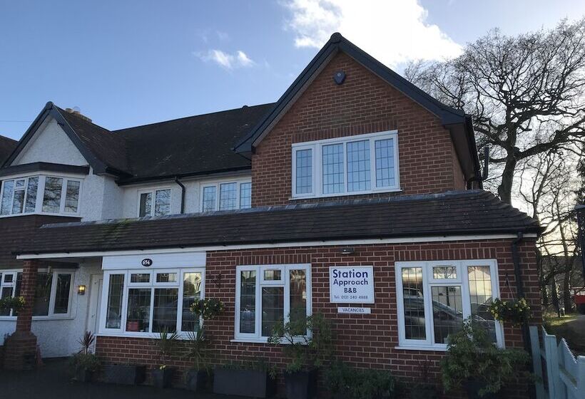 تختخواب و صبحانه Station Approach