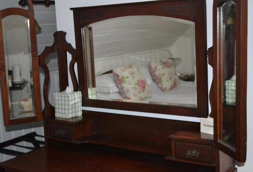 민박 Ternhill Farm House   5 Star Guest Accommodation With Optional Award Winning Breakfast