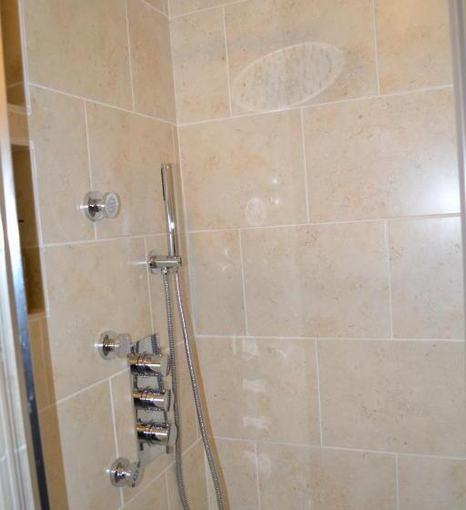 민박 Ternhill Farm House   5 Star Guest Accommodation With Optional Award Winning Breakfast