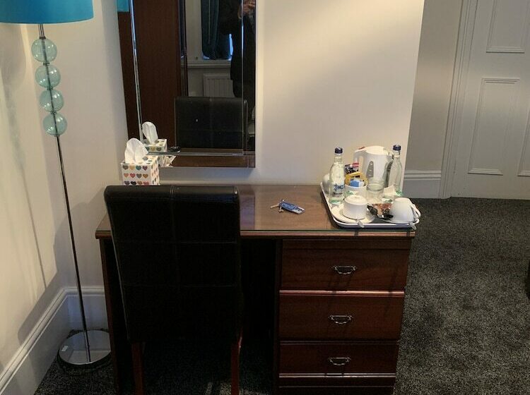 تختخواب و صبحانه The Carlton