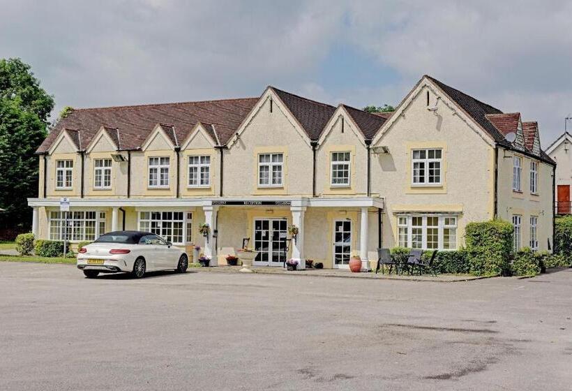 مبيت وإفطار The Gables Hotel, Birmingham Airport