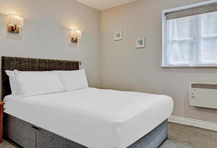 مبيت وإفطار The Gables Hotel, Birmingham Airport