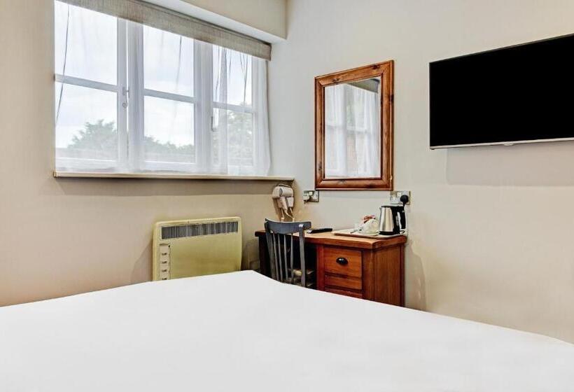 مبيت وإفطار The Gables Hotel, Birmingham Airport