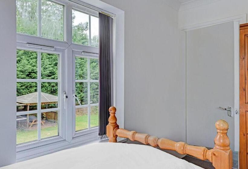مبيت وإفطار The Gables Hotel, Birmingham Airport