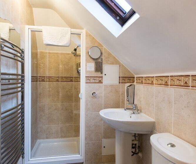 مبيت وإفطار Tudor Lodge
