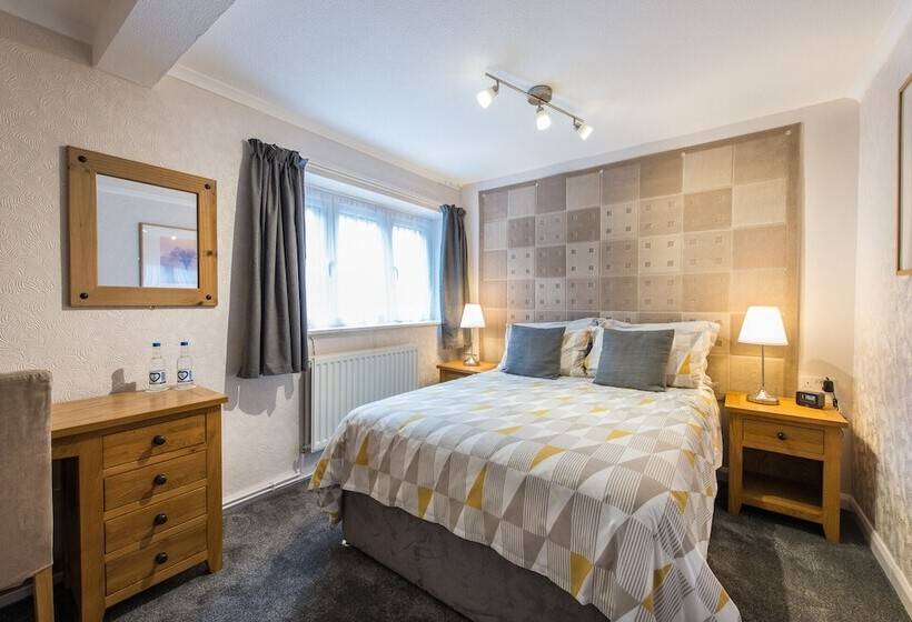 مبيت وإفطار Tudor Lodge