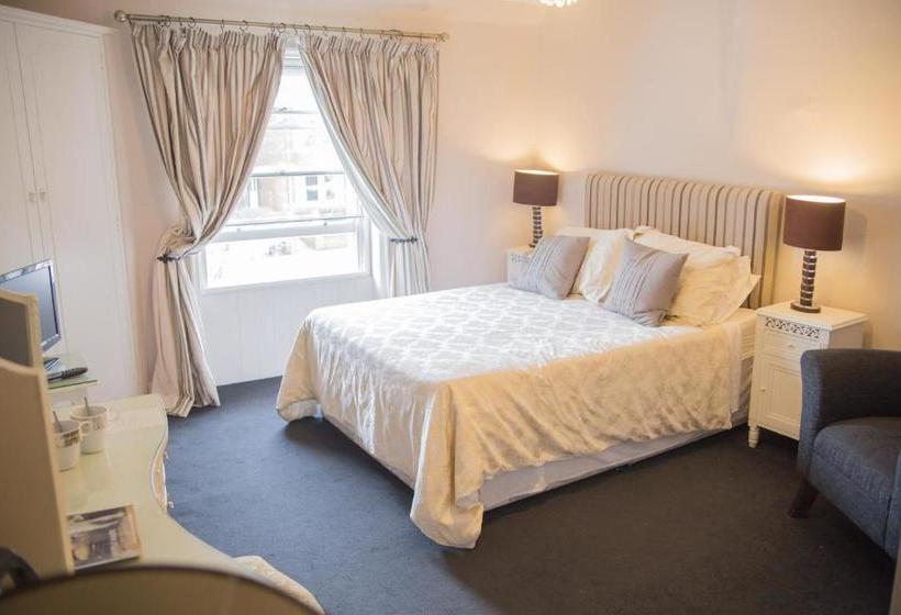 فندق Aylestone Court